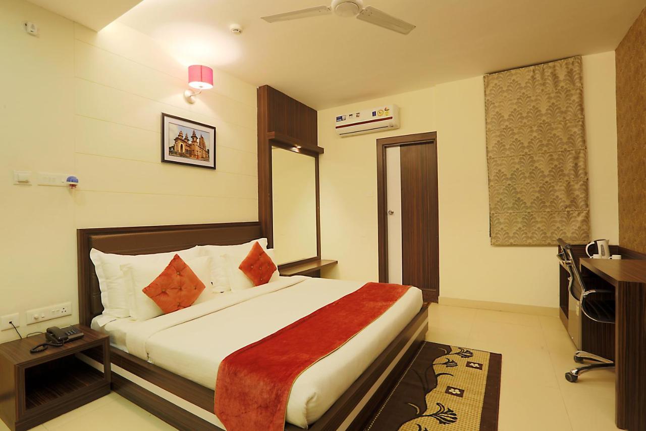 Hotel Premiere Villa Varanasi Ngoại thất bức ảnh